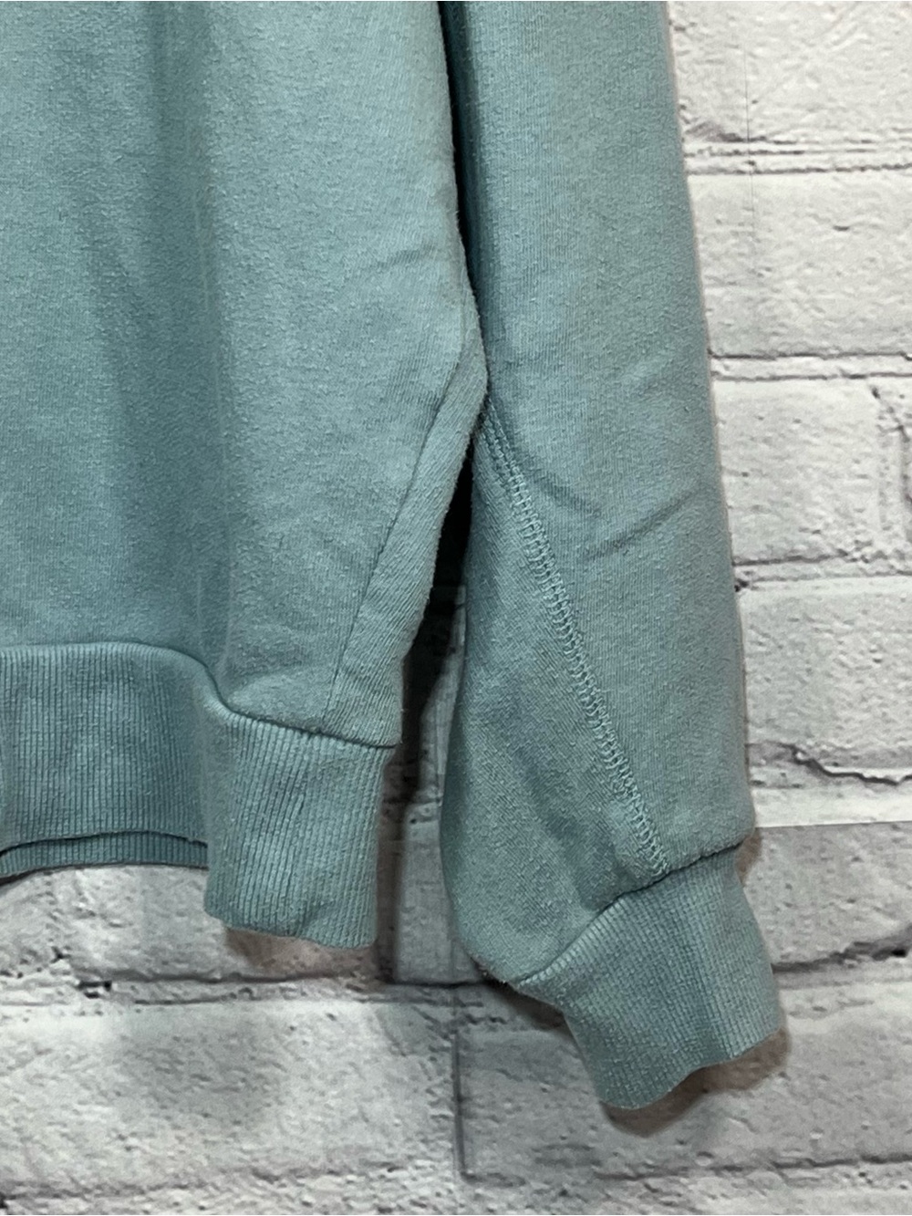 Wild Fable CALI Sweatshirt Womens Medium Blue Cropped Crewneck Boxy Fit Surfer - Picture 7 of 9